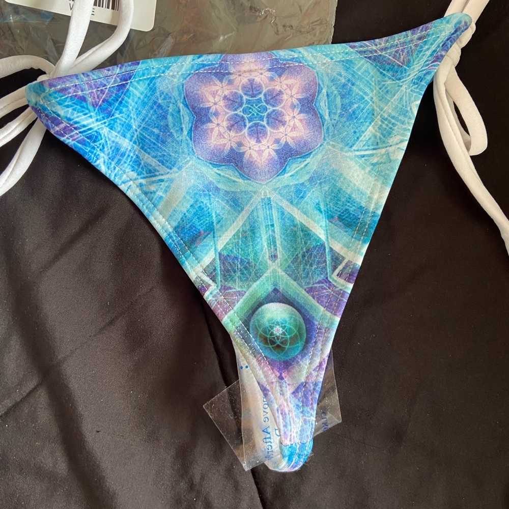 Electro Threads bikini bottom 👙 - Picture 2 of 2